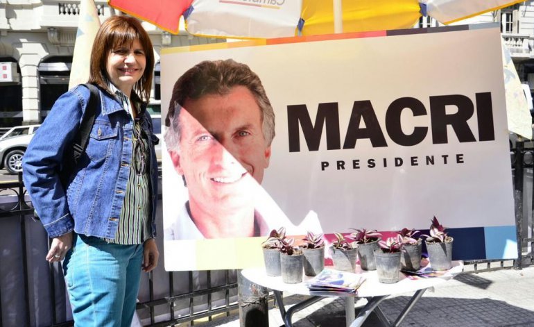 Triple Fuga: Patricia Bullrich presentó su renuncia pero Macri no se la aceptó Triple Fuga: Patricia Bullrich presentó su renuncia pero Macri no se la aceptó | El Destape