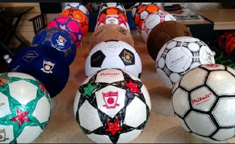Córdoba: cerró la fábrica de pelotas de fútbol Priball y despidieron a 50 personas Córdoba: cerró la fábrica de pelotas de fútbol Priball y despidieron a 50 personas | El Destape