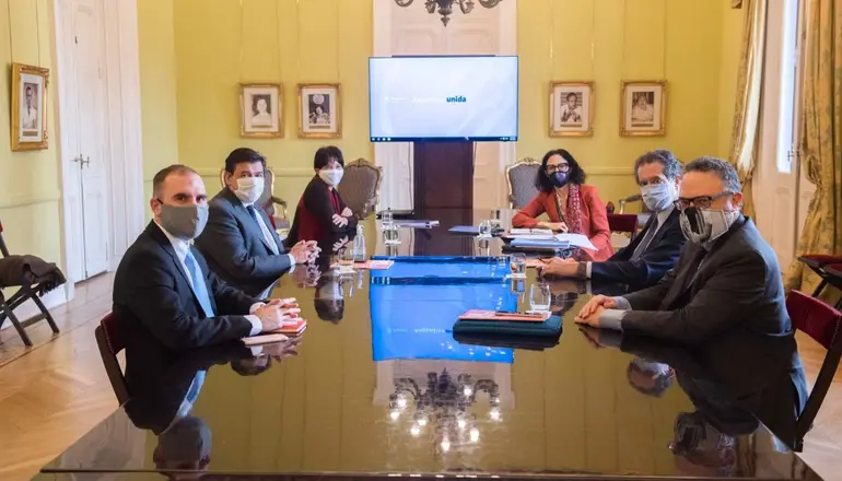 Quiénes van a recibir el IFE y el ATP si se retrasa la vacuna y suben los casos
