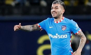 El golazo de Ángel Correa desde mitad de cancha para Atlético Madrid | Liga española