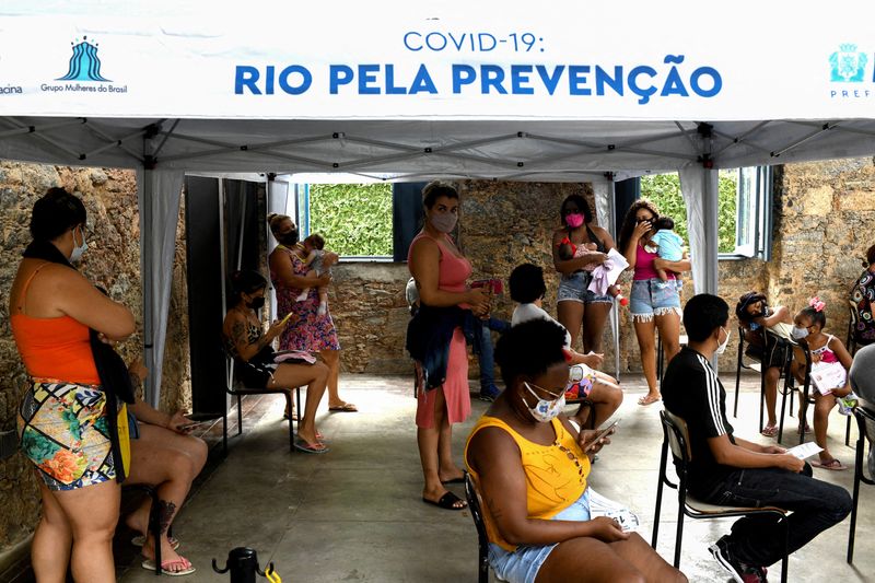 Brasil duplicó los casos por Ómicron y se tensa el sistema de salud | Variante ómicron