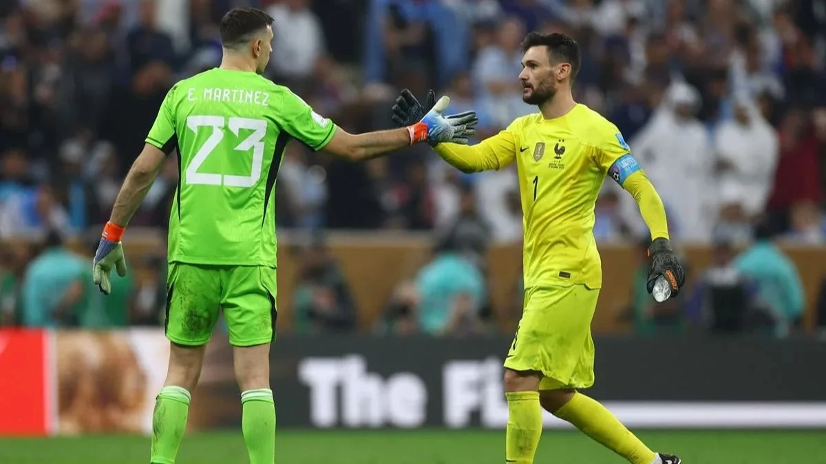 Hugo Lloris, Dibu Martínez, Tottenham, Arsenal, Selección Argentina, Premier League, fútbol, deportes