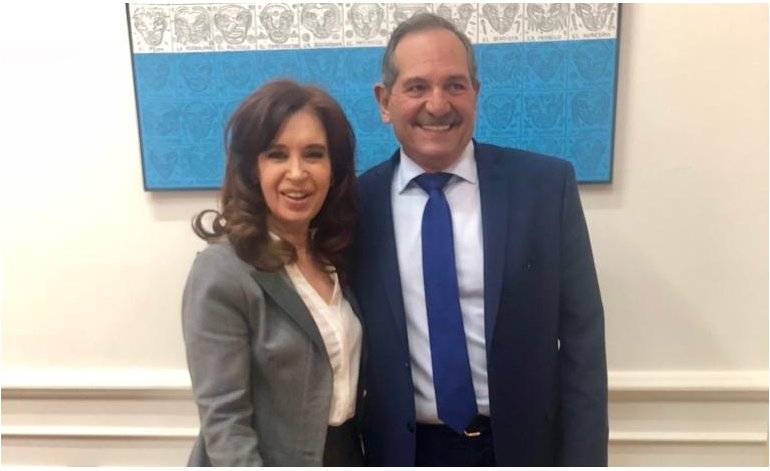 El mensaje de un senador a Cristina Kirchner: "Le pido publicamente que sea candidata" El mensaje de un senador a Cristina Kirchner: "Le pido publicamente que sea candidata" | El Destape