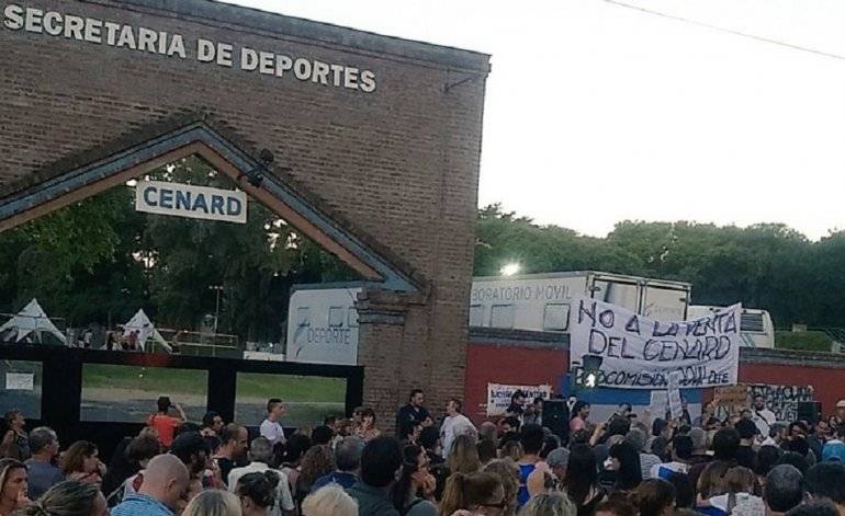 Movilización y abrazo simbólico al CENARD para evitar su cierre Movilización y abrazo simbólico al CENARD para evitar su cierre | El Destape
