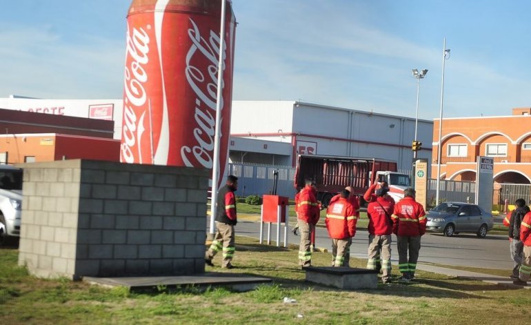 Crisis en Coca Cola: ya son 23 despedidos y se esperan más Crisis en Coca Cola: ya son 23 despedidos y se esperan más | El Destape