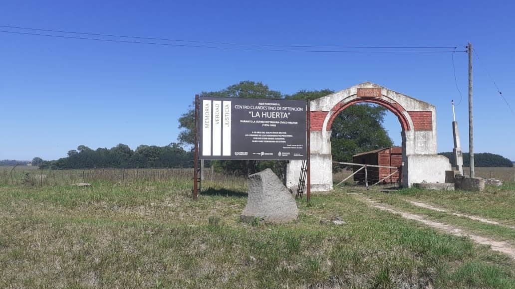 Señalización del ex centro clandestino "La Huerta" en Tandil | El Destape
