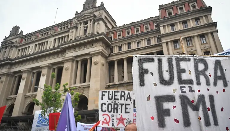 Organizaciones marcharon en apoyo al juicio político a la Corte Suprema