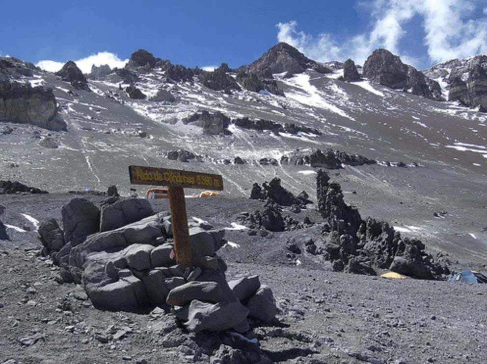 Dos andinistas extranjeros murieron mientras escalaban el Cerro Aconcagua 1 1675625288748