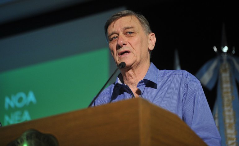 Elecciones 2015: Binner se bajó de su candidatura presidencial y apoya a Margarita Stolbizer Elecciones 2015: Binner se bajó de su candidatura presidencial y apoya a Margarita Stolbizer | El Destape