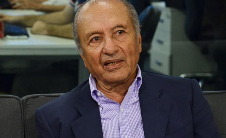 Atentado a la AMIA: "Carlos Menem le abrió las puertas a los servicios de inteligencia extranjeros", dijo su hermano Eduardo Atentado a la AMIA: "Carlos Menem le abrió las puertas a los servicios de inteligencia extranjeros", dijo su hermano Eduardo | El Destape