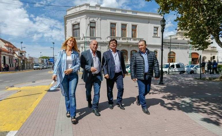 Espinoza y Magario se mostaron con Secco y apuntaron contra Macri Espinoza y Magario se mostaron con Secco y apuntaron contra Macri | El Destape