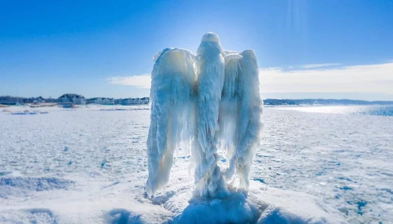 Ángel de hielo