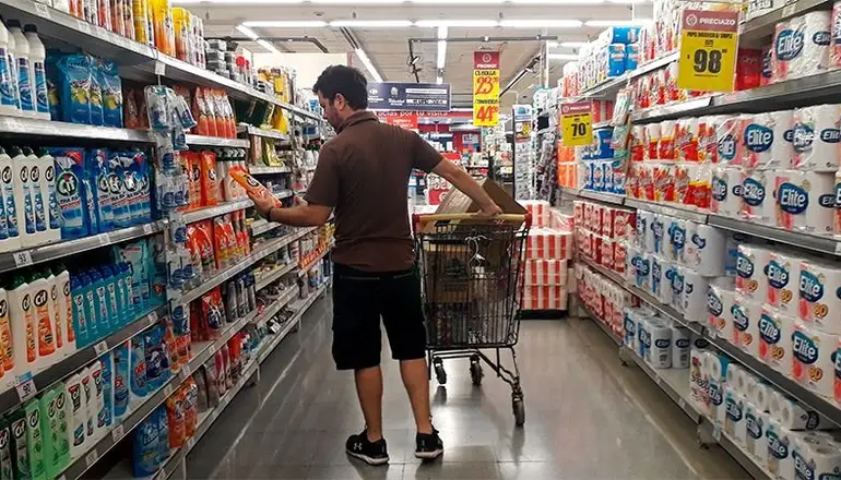 Precios Justos: subieron las ventas en supermercados pero cayó el consumo general