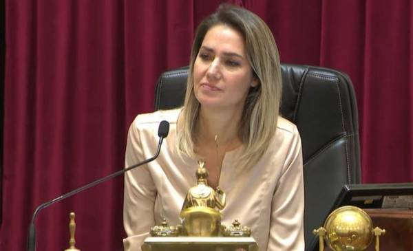 carolina-losada-senado-jpg.