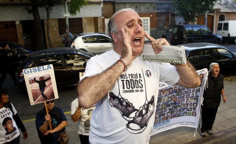 Aníbal Ibarra sufrió un escrache al votar en las PASO CABA 2015 Aníbal Ibarra sufrió un escrache al votar en las PASO CABA 2015 | El Destape