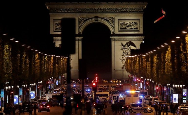 París: dos muertos tras un confuso ataque a tres días de las elecciones París: dos muertos tras un confuso ataque a tres días de las elecciones | El Destape
