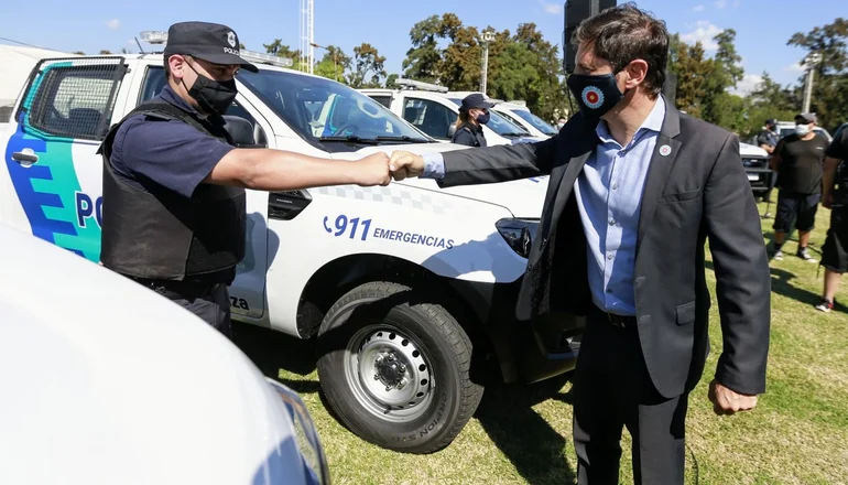 Kicillof aumentará en un 60% el salario de la policía Bonaerense