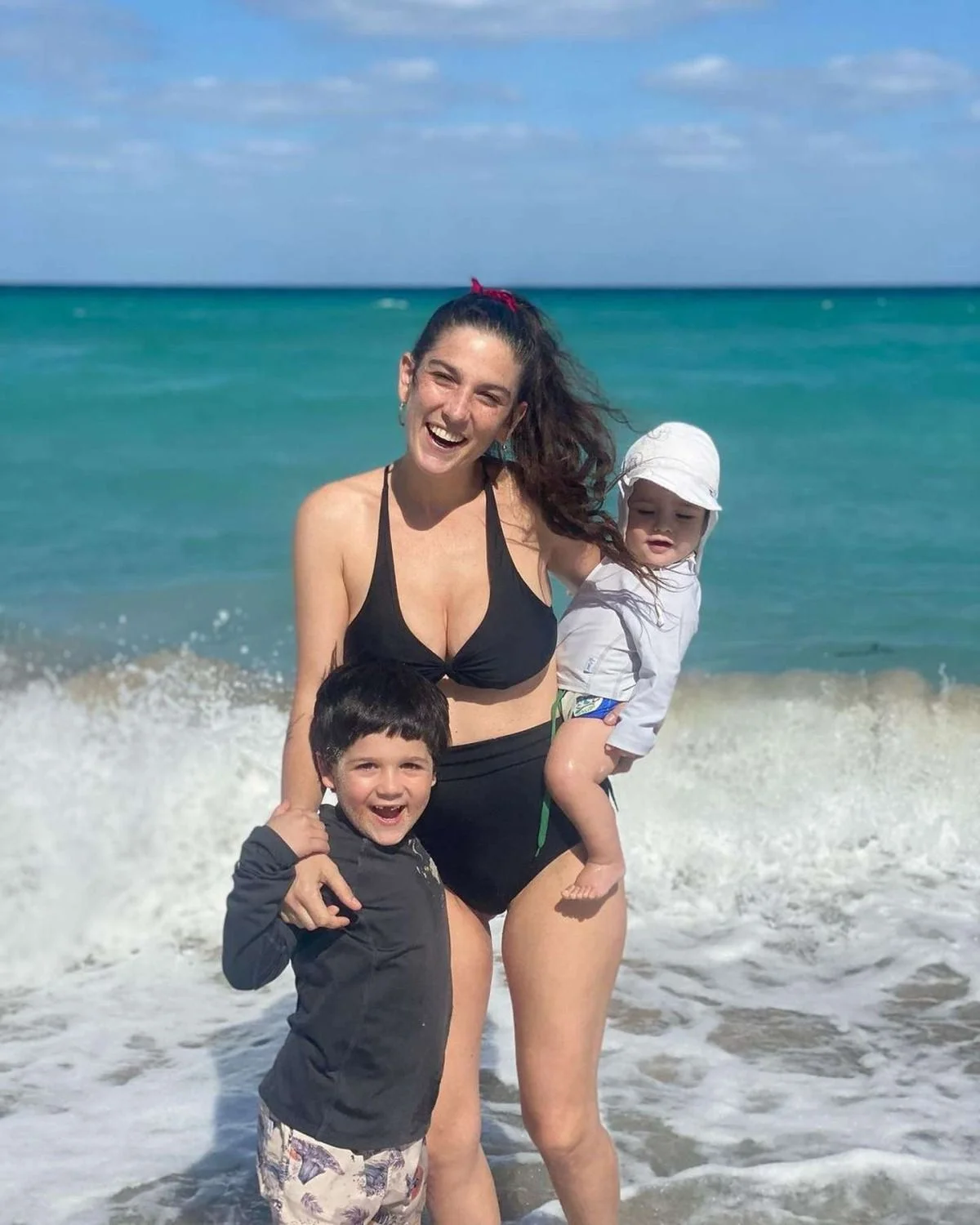 Juana Repetto se fue de vacaciones al Caribe con sus hijos Toribio y Belisario