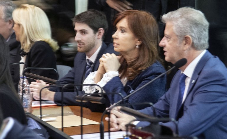 Cristina Kirchner pidió autorización para no estar presente el lunes en el juicio de Obra Pública Cristina Kirchner pidió autorización para no estar presente el lunes en el juicio de Obra Pública | El Destape