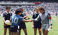 El saludo de Diego a Shilton: Argentina-Inglaterra México 86
