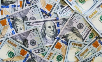El dólar blue subió un peso y cerró a $ 296 | Cotizaciones