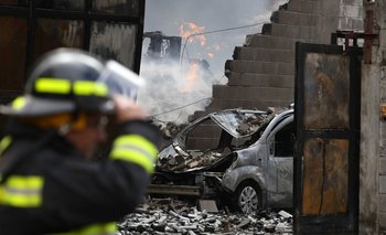 Los bomberos lograron contener el incendio en una fábrica de Avellaneda | Incendio