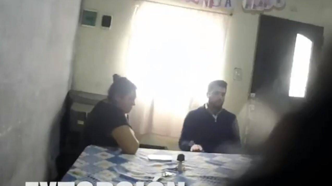 Un funcionario del intendente macrista de La Plata extorsionó a empleada para que desprestigie a Victoria Tolosa Paz Un funcionario del intendente macrista de La Plata extorsionó a empleada para que desprestigie a Victoria Tolosa Paz | El Destape