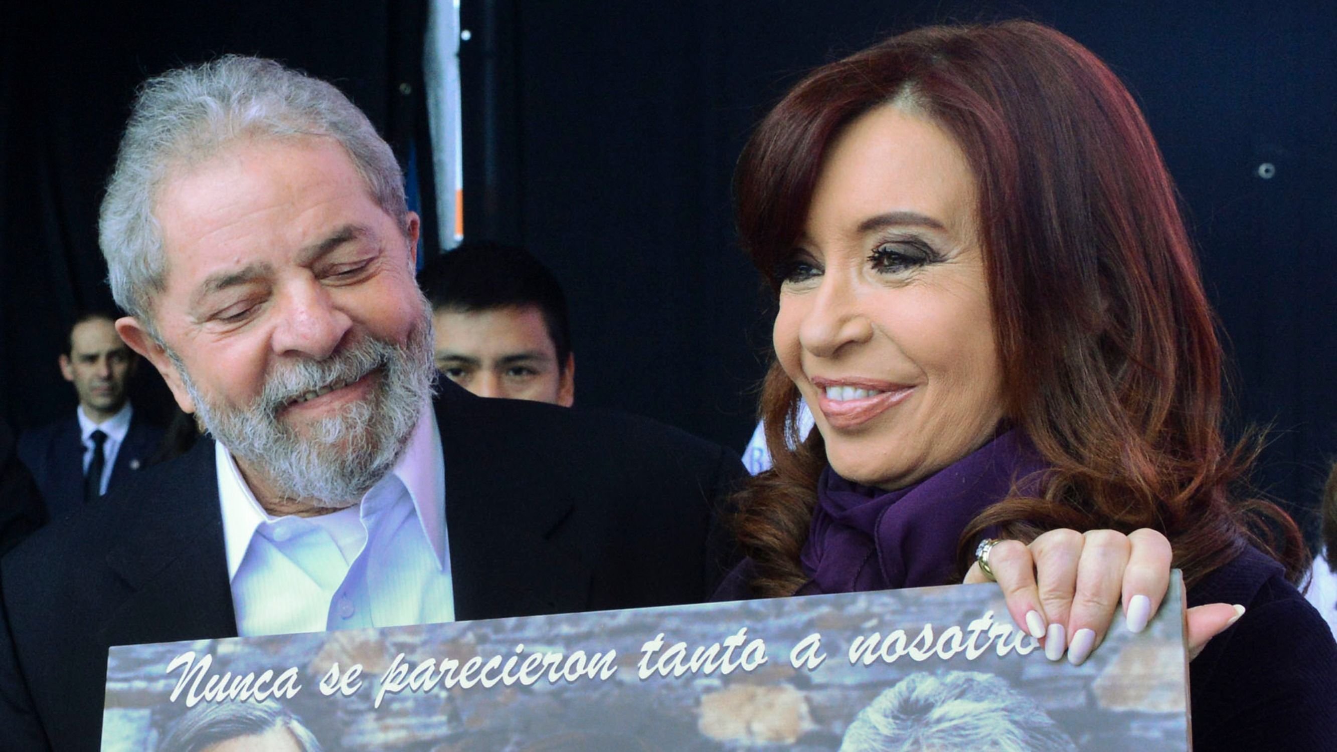 Desde Brasil, afirman que la situación de Lula Da Silva es "como la de Cristina Kirchner" Desde Brasil, afirman que la situación de Lula Da Silva es "como la de Cristina Kirchner" | El Destape