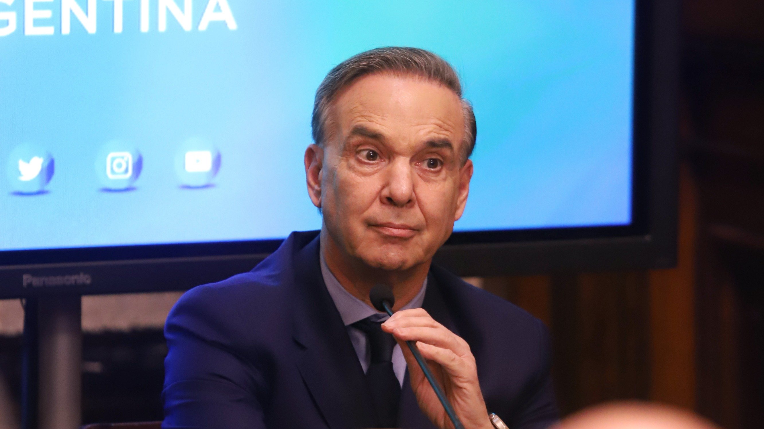 Pichetto usó el Senado como búnker de campaña Pichetto usó el Senado como búnker de campaña | El Destape