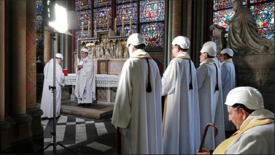 La primera misa en Notre Dame de París a dos meses del incendio La primera misa en Notre Dame de París a dos meses del incendio | El Destape
