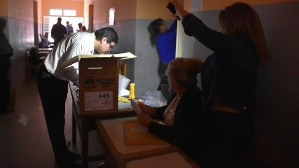 Sin luz: Así comenzaron las elecciones en cuatro provincias Sin luz: Así comenzaron las elecciones en cuatro provincias | El Destape