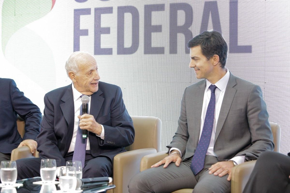 Lavagna descartó que vaya a integrar un Gabinete de Fernández Lavagna descartó que vaya a integrar un Gabinete de Fernández | El Destape