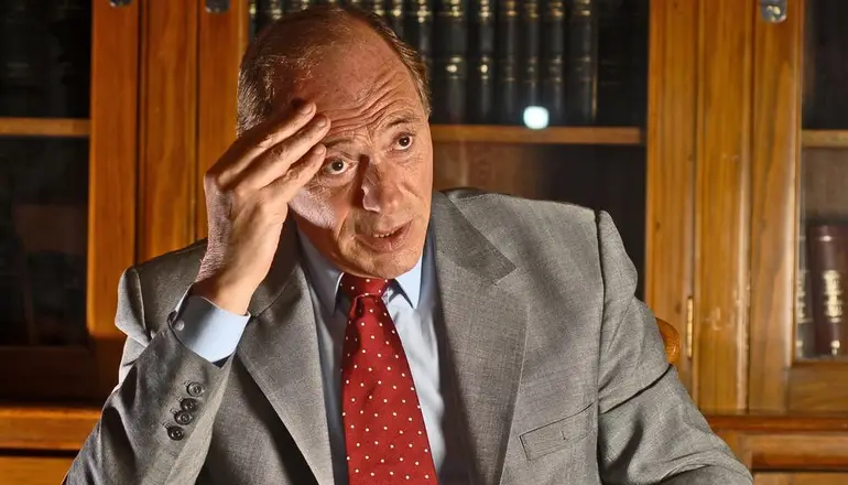 Raúl Zaffaroni, picante: "Los medios hegemónicos cumplen la función de un partido único, como el de Hitler"