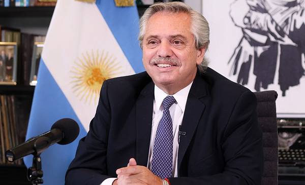 Fernández felicitó a Pedro Castillo por ser el nuevo presidente de Perú - Vimarsana News