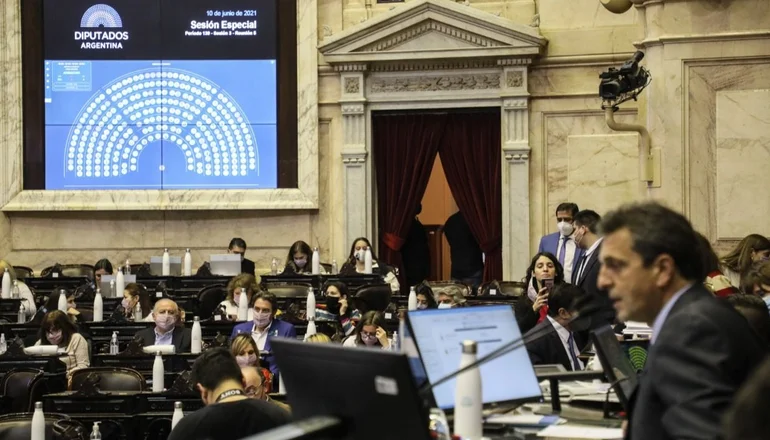 El macrismo traba la ley de etiquetado frontal en el Congreso: qué cambios pide