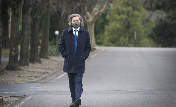Cafiero marcó el objetivo del Gobierno: "Trabajamos para que los salarios le ganen a la inflación" - Vimarsana News