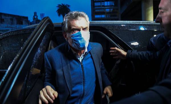 Macri desmintió el envío de armas a Bolivia con un grosero error - Vimarsana News