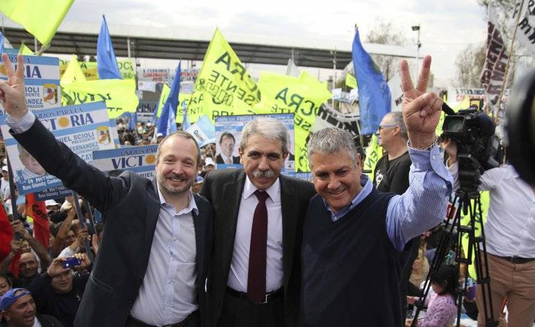 Interna K: Aníbal definió a Kunkel como "una fotocopia de mala contextura" Interna K: Aníbal definió a Kunkel como "una fotocopia de mala contextura" | El Destape