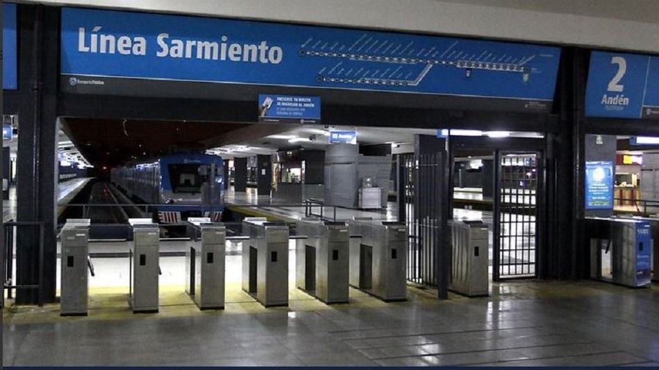 Cierran boleterías y levantan molinetes en el Tren Sarmiento Cierran boleterías y levantan molinetes en el Tren Sarmiento | El Destape