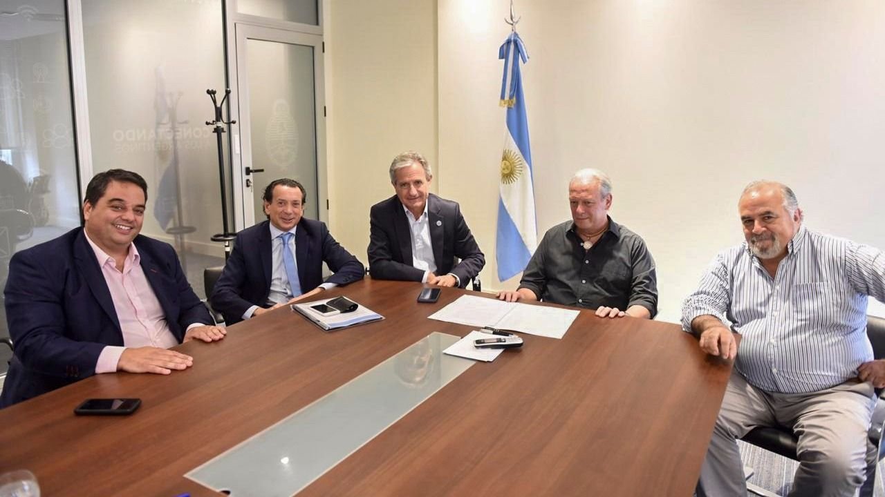 UPCN cruzó a la reforma laboral pero insistió que la CGT no apoyará a Alberto F. UPCN cruzó a la reforma laboral pero insistió que la CGT no apoyará a Alberto F. | El Destape