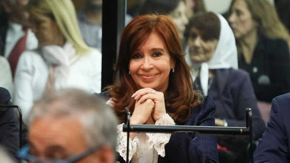 Cristina Kirchner pidió ir a juicio oral por la causa de los Cuadernos Cristina Kirchner pidió ir a juicio oral por la causa de los Cuadernos | El Destape