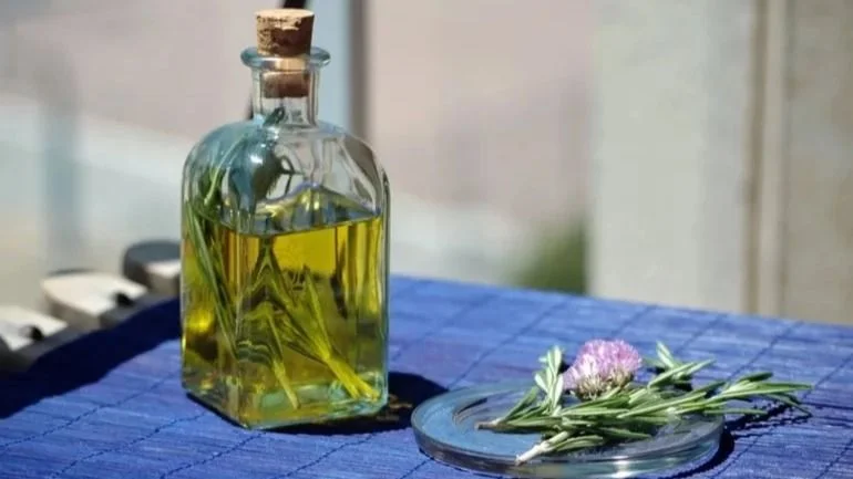 Caña con ruda, la bebida tradicional para celebrar el Día de la Pachamama