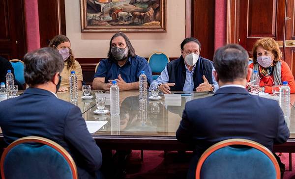 Paritaria 2021: Kicillof adelantó a julio el aumento del 8% para estatales - Vimarsana News