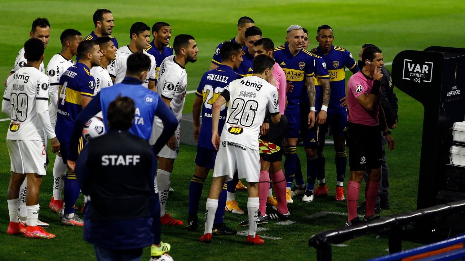 Boca vs. Mineiro: los audios del VAR que publicó la Conmebol | El Destape