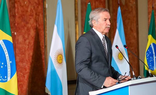 Luego del desplante uruguayo en el Mercosur, Solá busca reforzar vínculos con Brasil - Vimarsana News
