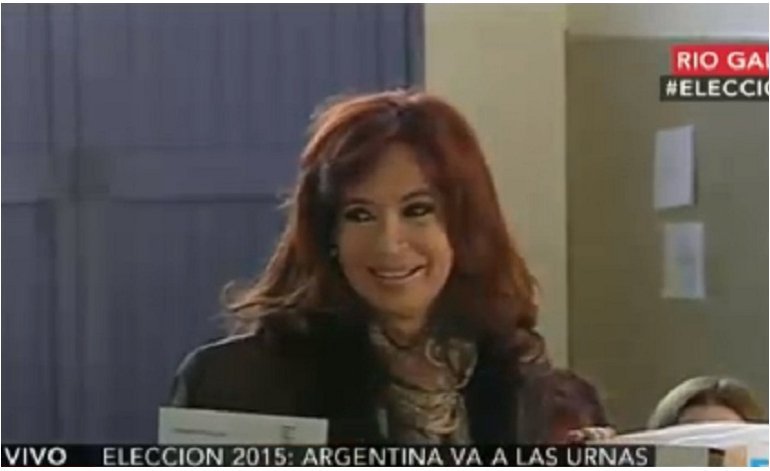Cristina Kirchner dijo que hubo "campaña sucia" y que ella no vota "parientes sino y dirigentes" Cristina Kirchner dijo que hubo "campaña sucia" y que ella no vota "parientes sino y dirigentes" | El Destape