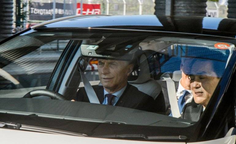 Operaron a Mauricio Macri nuevamente de la rodilla Operaron a Mauricio Macri nuevamente de la rodilla | El Destape