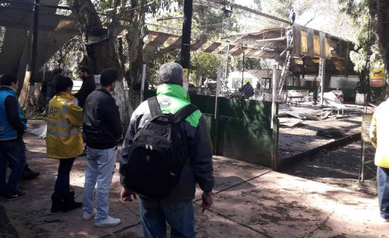 Larreta contra los abuelos: la Ciudad desaloja con su policía a jubilados en Belgrano Larreta contra los abuelos: la Ciudad desaloja con su policía a jubilados en Belgrano | El Destape