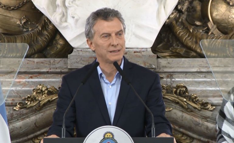 Documentos exclusivos: El decreto que prepara Macri en medio de la crisis que pone en peligro 10 mil puestos de trabajo en el Estado Documentos exclusivos: El decreto que prepara Macri en medio de la crisis que pone en peligro 10 mil puestos de trabajo en el Estado | El Destape