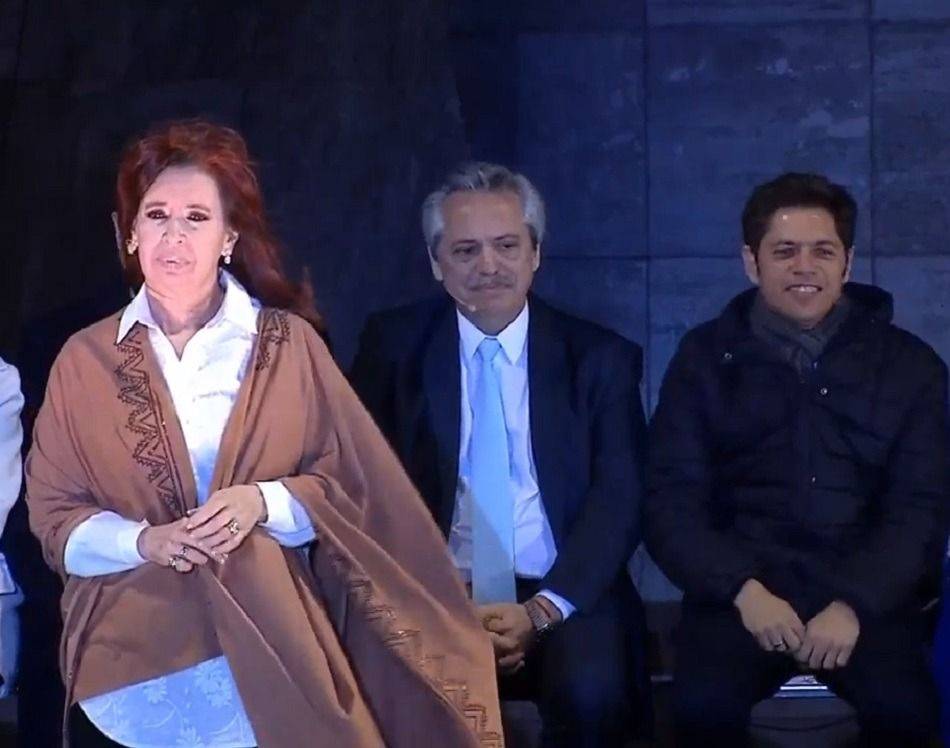 El momento en que CFK se quebró en pleno cierre de campaña El momento en que CFK se quebró en pleno cierre de campaña | El Destape